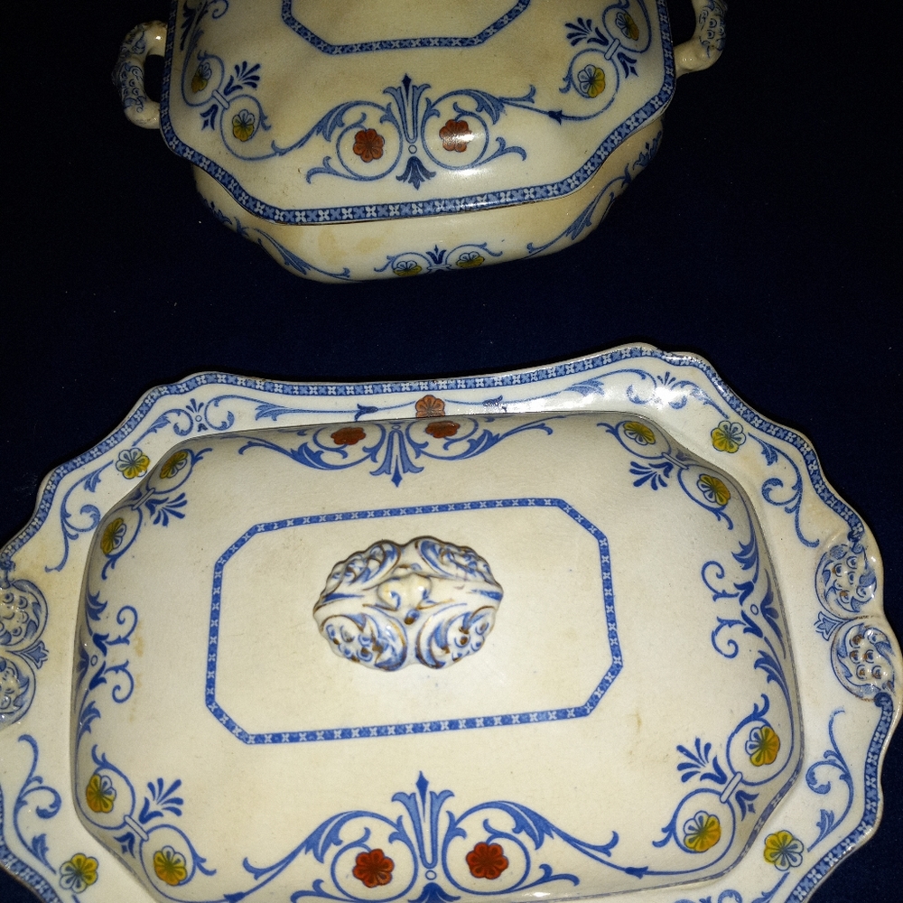 Set of 2 vintage numbered serving taurines
